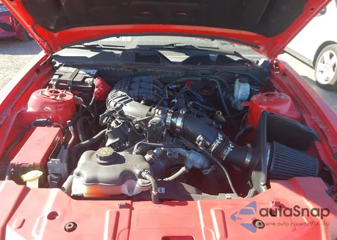 2014 Ford Mustang V6 Premium z USA, uszkodzony, nr VIN 1ZVBP8AM1E5203717